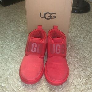 Real UGGs!! Women’s size 6 Neumell